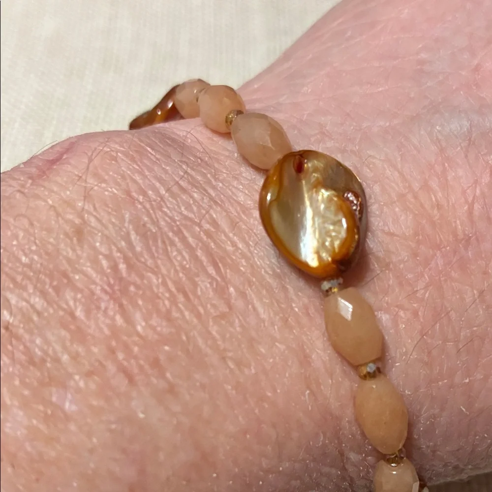 Elegant Orange red aventurine and shell gemstone Beaded Bracelet